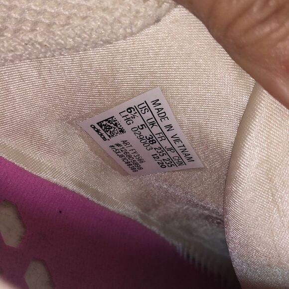 Adidas NMD R1 Cream Screaming Pink - Picture 7 of 11